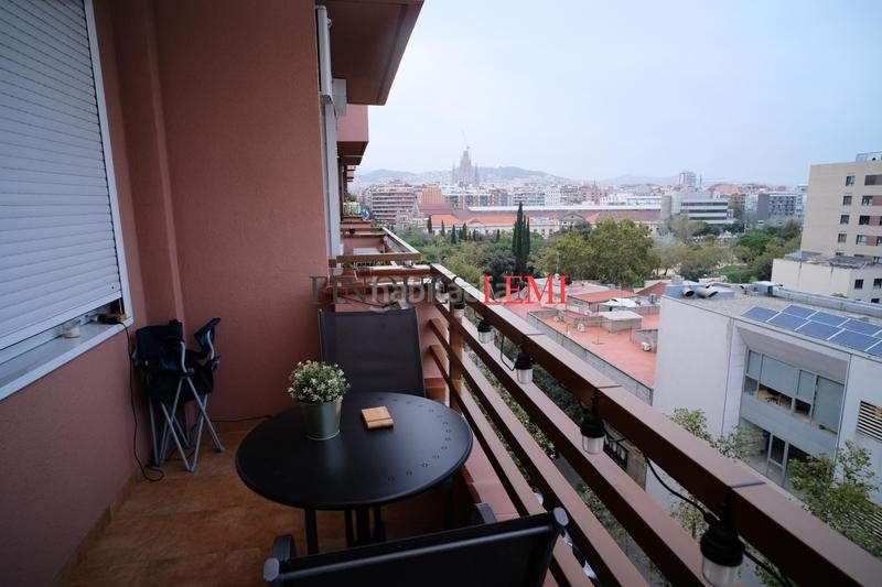 Foto c58cc2ba-f6de-4dee-9084-42633667735d. Piso amplio piso con vistas, calefacción y parking cerca de la sagrada familia en Barcelona