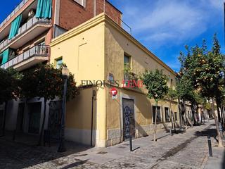 Casa  Barcelona - calle de peronella. Una oportunidad con historia, luz y futuro en el corazn de sant