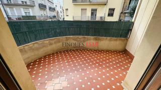 Appartement  Cornellà de llobregat - calle de sant isidre. Piso exclusivo en finca antigua en cornellà  138 m y solo 2 veci