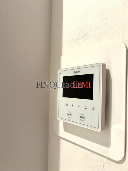 Foto 867c4919-79b4-4fbb-8a2c-386dff6064de. Piso  semireformado , exterior y muy luminoso, ascensor y trastero en Sabadell