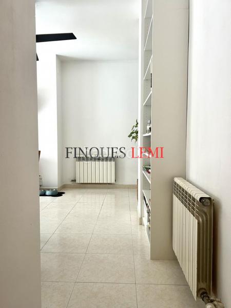 Foto 9c774f00-be49-44fb-8df3-df582bd54570. Piso  semireformado , exterior y muy luminoso, ascensor y trastero en Sabadell