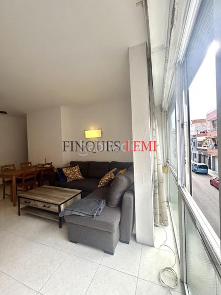 Foto be14f40a-fa86-442f-a487-3cb7df35e734. Piso  semireformado , exterior y muy luminoso, ascensor y trastero en Sabadell