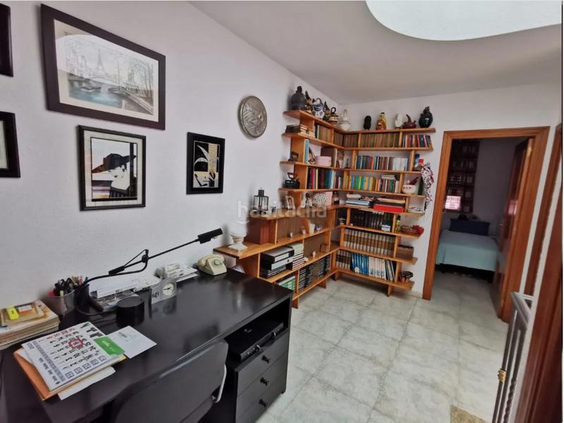Foto 8dfd26b0-6260-4e91-ae65-a3871479966b. Casa  adosada esquinera con jardín, garaje y 5 habitaciones en Creixell