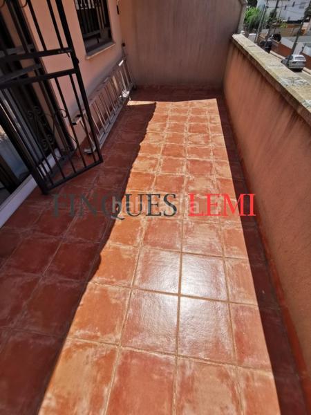 Foto 93ddef1d-686d-4816-a81c-f2515e0bdf8b. Casa  adosada esquinera con jardín, garaje y 5 habitaciones en Creixell