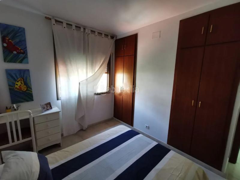 Foto c2a82dfc-8e73-405c-93b1-677cdc883888. Casa  adosada esquinera con jardín, garaje y 5 habitaciones en Creixell