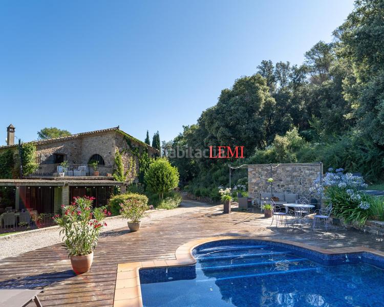 Foto 40ae9c25-f35c-42a8-b65a-bfe6a83547fc. Casa encantadora masía con piscina y 10.000 m de terreno para disfrutar en Esponellà