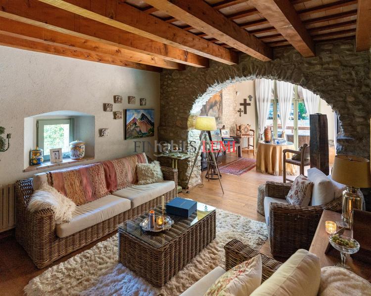 Foto b9bc1ce9-0fa4-4696-8d06-87575065007e. Casa encantadora masía con piscina y 10.000 m de terreno para disfrutar en Esponellà