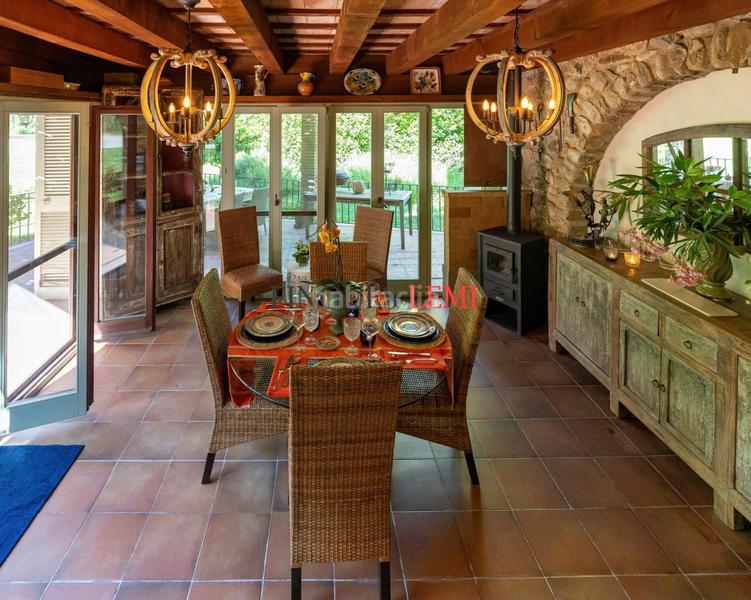 Foto ef57e7fa-b90d-4bd9-9f4f-5980d56dc390. Casa encantadora masía con piscina y 10.000 m de terreno para disfrutar en Esponellà