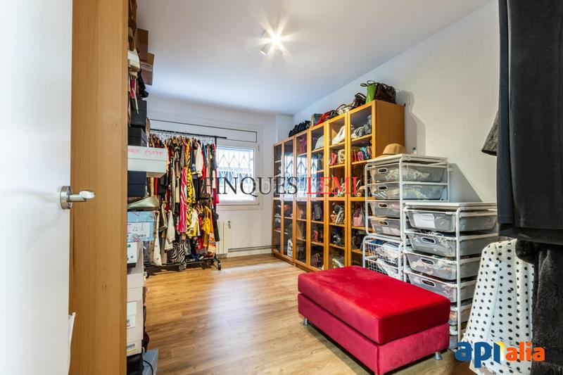 Foto 41fdcb8c-3961-47c7-b8df-a8957f09d911. Piso  de 4 habitaciones con patio y garaje en pleno centro en Sabadell