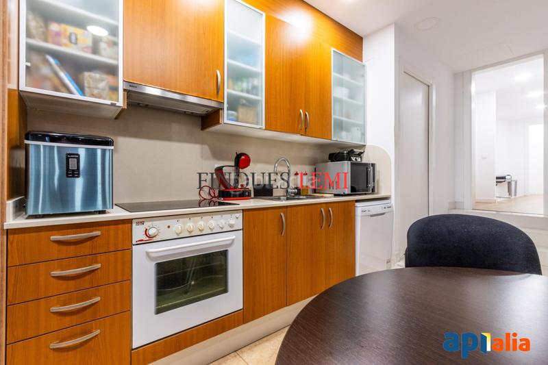 Foto a53fba31-1f92-48cf-b25e-1c034c39f114. Piso  de 4 habitaciones con patio y garaje en pleno centro en Sabadell