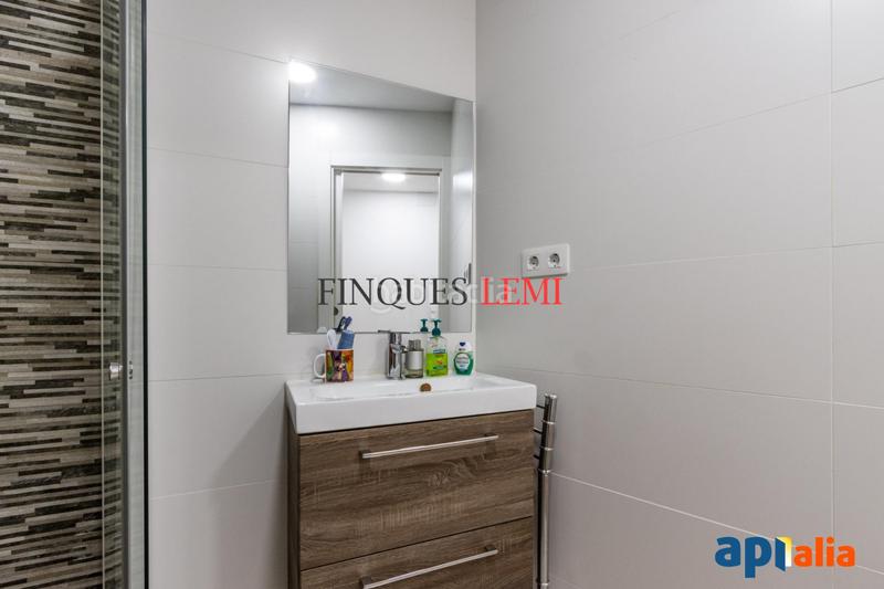 Foto d8033418-f79a-4b69-9947-782883df15a2. Piso  de 4 habitaciones con patio y garaje en pleno centro en Sabadell