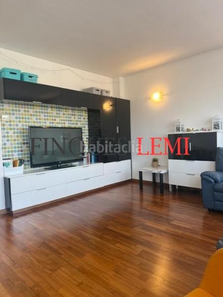 Foto 24e89b0e-ca66-4459-9586-94749a5631df. Casa adossada amb calefacció piscina a Torre Baró Barcelona