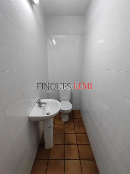 Foto f38fc865-4a3a-4f93-b03d-c1ae7f7e46cc. Casa adossada amb calefacció piscina a Torre Baró Barcelona