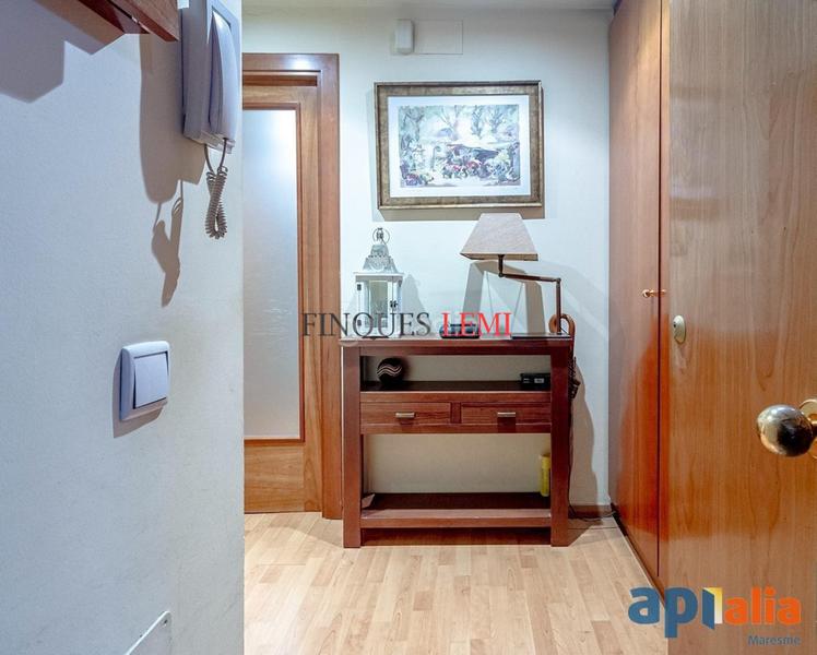 Foto 0a5f9425-cc3c-4e13-adc8-075dcbf84a1b. Àtic amb calefacció aparcament a Centre Mataró