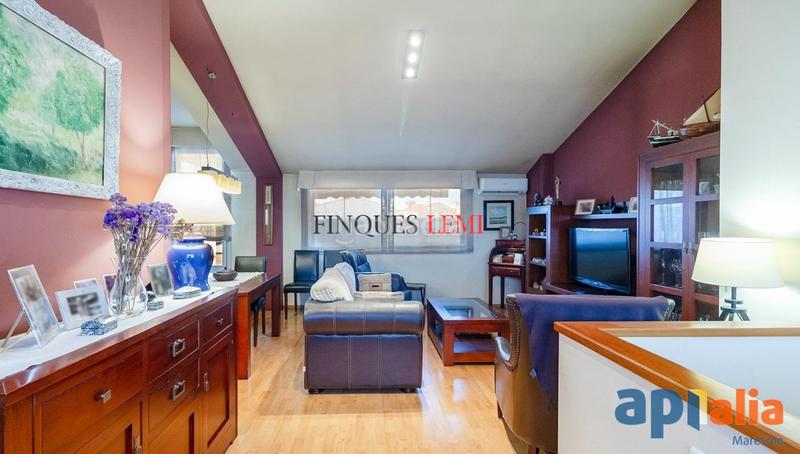 Foto 5ec07a46-96fb-48df-bbb1-d60a4d549896. Àtic amb calefacció aparcament a Centre Mataró