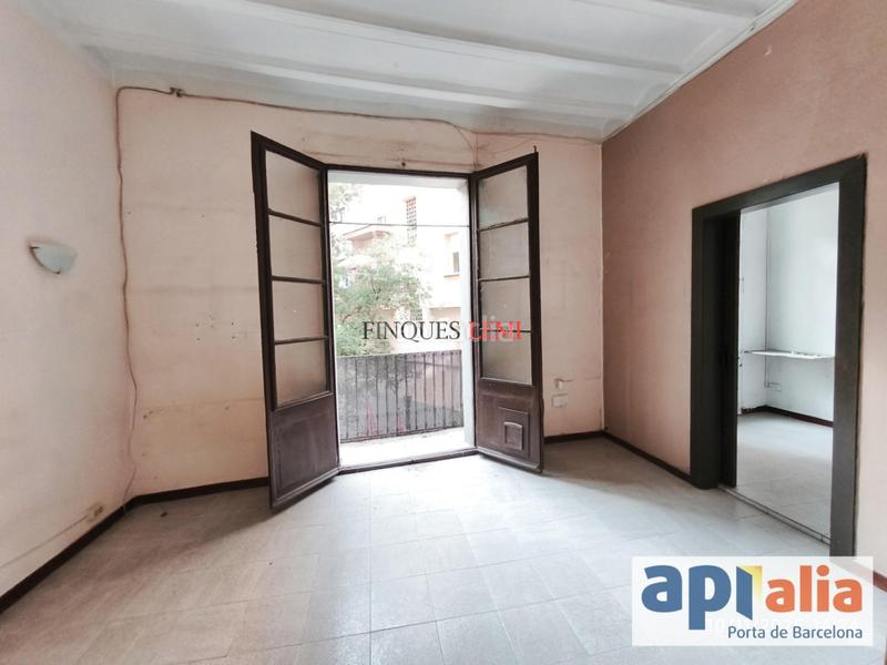 Foto fdd532d5-f4ce-4519-b5fb-fc8d69eb65c1. Pis a Raval Barcelona
