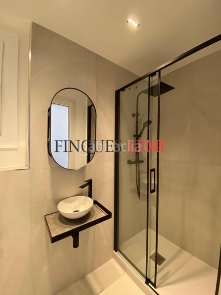 Foto f69efa2b-e05d-4f85-bef6-24a0c257c868. Büro mit heizung in La Nova Esquerra de l´Eixample Barcelona