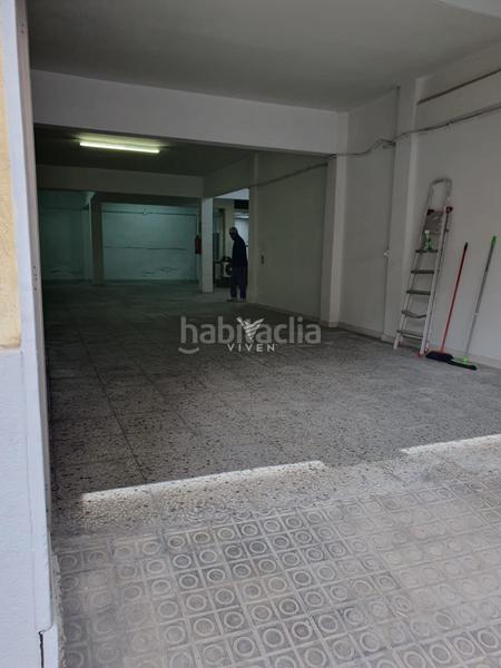 Foto 18e95fa4-1018-4052-92d4-d5bdac629f24. Local comercial fabuloso local junto al puerto y paseo marítimo en Vilanova i la Geltrú