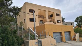 Reihenhaus in Canyelles. Chalet adosado  ideal inversores o para vivienda familiar