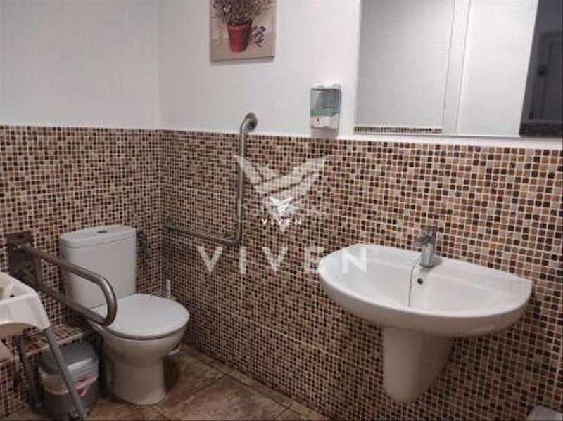 Foto 237ef4a6-ac46-4dd0-b5f8-19a355722961. Local comercial local en venta en santa mariaeixamplesud sumella en Cubelles