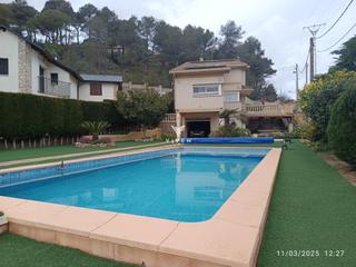 Casa a Mediona. Casa independiente en venta en mediona