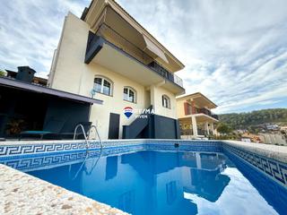 Xalet a Olivella. En venta  casa de lujo en olivella, rodeada de naturaleza y conf