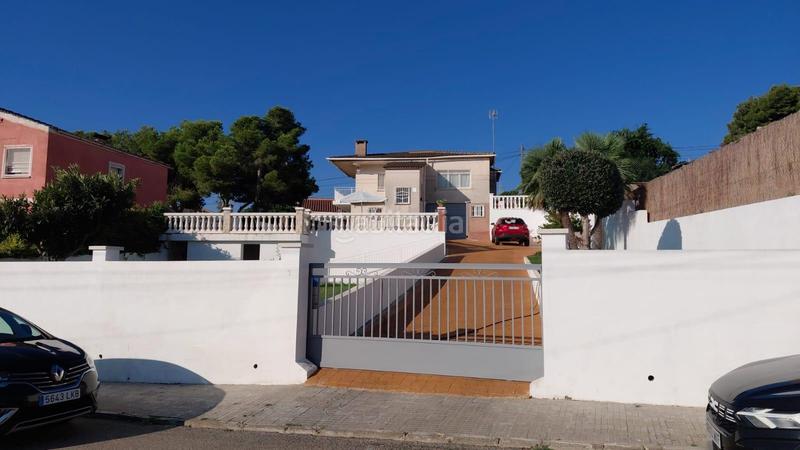 Foto 63d1c0d0-5264-44f3-b7e4-7238b6eb9efe. Maison avec chauffage parking piscine dans costa Cunit - els jardins - els rosers Cunit
