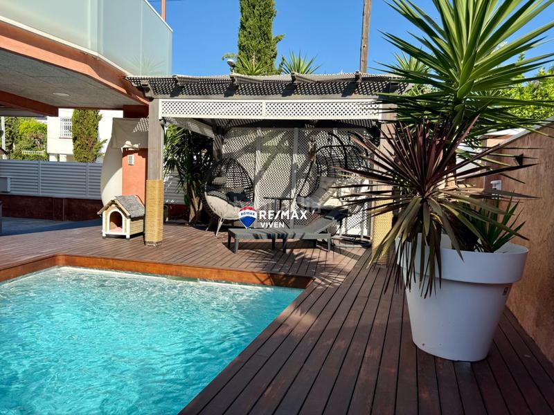 Foto 40ae53ae-17d5-4f0c-afcd-1cbf35fb5756. Xalet amb calefacció aparcament piscina a Cunit residencial Cunit