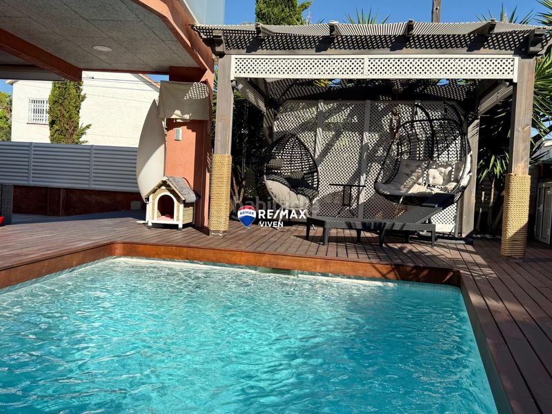 Foto a1395dbf-3818-4a91-b14e-fd4a346745e3. Xalet amb calefacció aparcament piscina a Cunit residencial Cunit