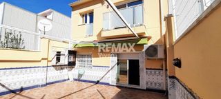 Casa pareada en Calle de miguel de unamuno 15. Casa con ascensor en sant pere de ribes, les roquetes