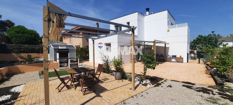 Foto 736ca0c3-6778-4c7d-b36d-e6fe0bfc7891. Casa amb calefacció piscina a Canyelles
