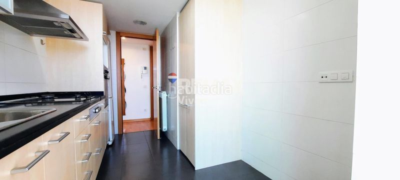 Foto 012c3eeb-a4d2-4d33-a8f1-88daf87b3c4c. Pis amb aparcament piscina a Vilamarina Viladecans