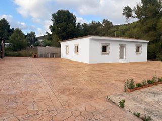 Bauernhof in Nord. Finca de 6.000 m2 en el garraf con gran potencial
