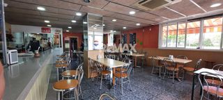 Geschäftsraum in Molí de Vent. Venta local esquinero con negocio bar cafetería en funcionamient
