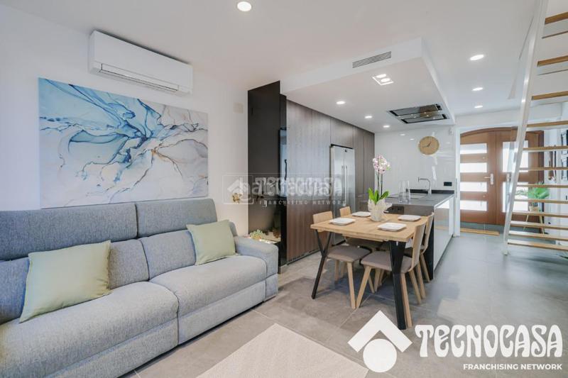 Foto 3796f14c-7546-4b6a-9eb0-4df7c71aa51d. Casa pareada casa en venta en Sant Andreu de Palomar Barcelona