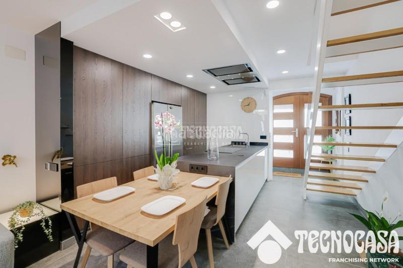 Foto aaf6c378-cf7d-4b7a-bc89-dc899eaab1c5. Casa pareada casa en venta en Sant Andreu de Palomar Barcelona
