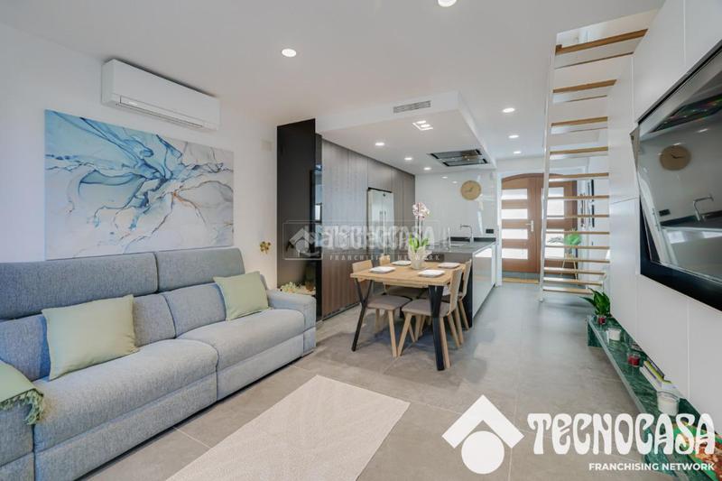 Foto f6b220de-a18b-4ef8-b74f-072cdd2e31f7. Casa pareada casa en venta en Sant Andreu de Palomar Barcelona