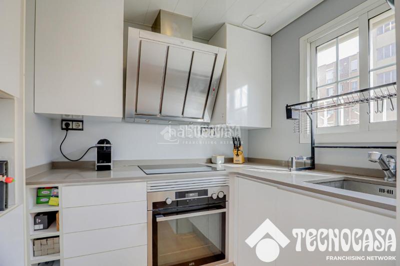 Foto 2b1484aa-dd48-4316-ba9e-fbb7c8525339. Piso  en venta en Besòs - Maresme Barcelona