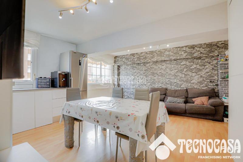 Foto 2faa32ec-1164-4b08-9087-902f213bccce. Piso  en venta en Besòs - Maresme Barcelona