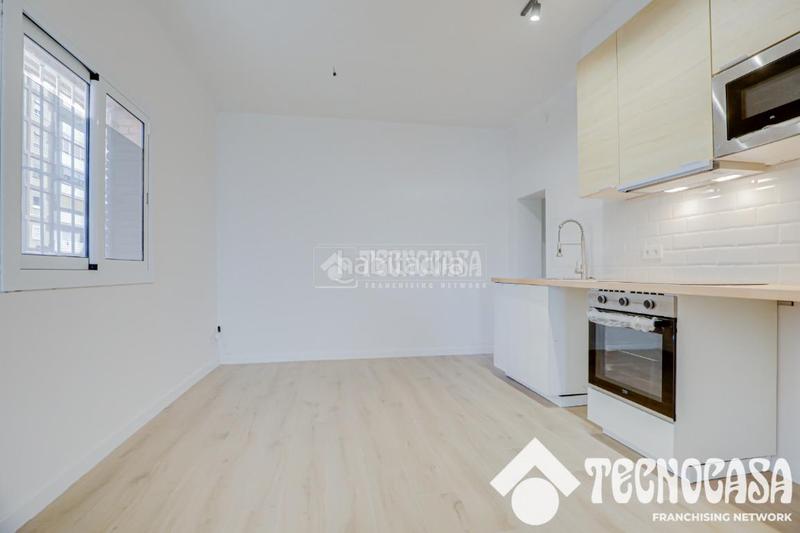 Foto 1149418b-89c8-446e-a88e-b26c0ea407d9. Local comercial tienda en venta en Besòs - Maresme Barcelona