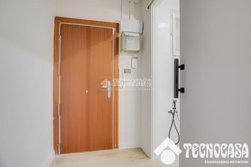 Foto 58e07c55-ce0e-4b65-b765-9fd262219663. Local comercial tienda en venta en Besòs - Maresme Barcelona