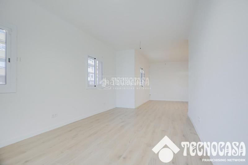 Foto 762916b8-692c-48d8-8527-37931af3b518. Local comercial tienda en venta en Besòs - Maresme Barcelona
