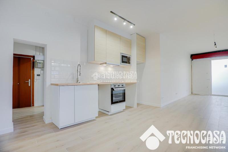 Foto 8eb76163-32f5-467b-b1e2-2083389d421c. Local comercial tienda en venta en Besòs - Maresme Barcelona