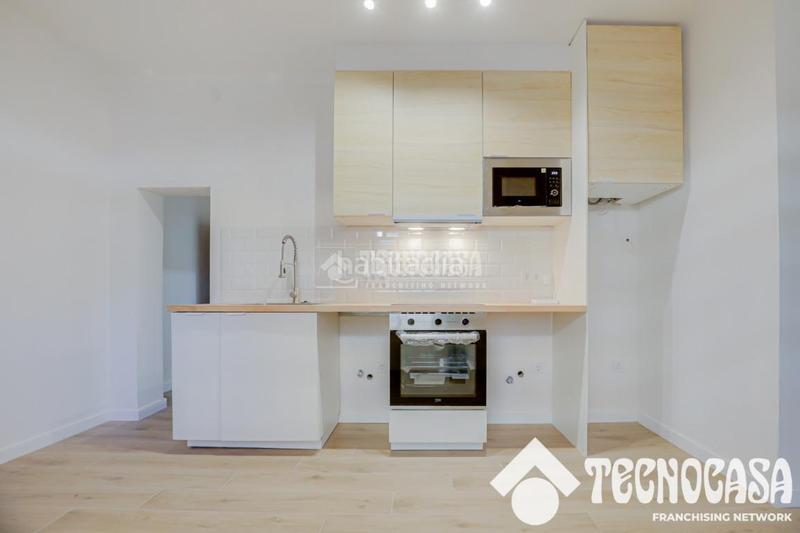 Foto a7f26b77-574c-48c7-9a76-c28e879bc0ac. Local comercial tienda en venta en Besòs - Maresme Barcelona
