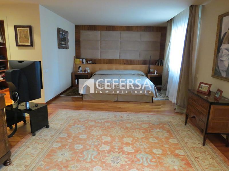 Foto 2b57cce8-abe3-4423-8b7c-f50707c7a03a. Casa con riscaldamento parcheggio in Tres Torres Barcelona