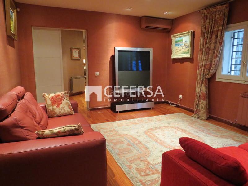 Foto 45194488-028c-41ab-b7c9-3137f3afe3f7. Casa con riscaldamento parcheggio in Tres Torres Barcelona