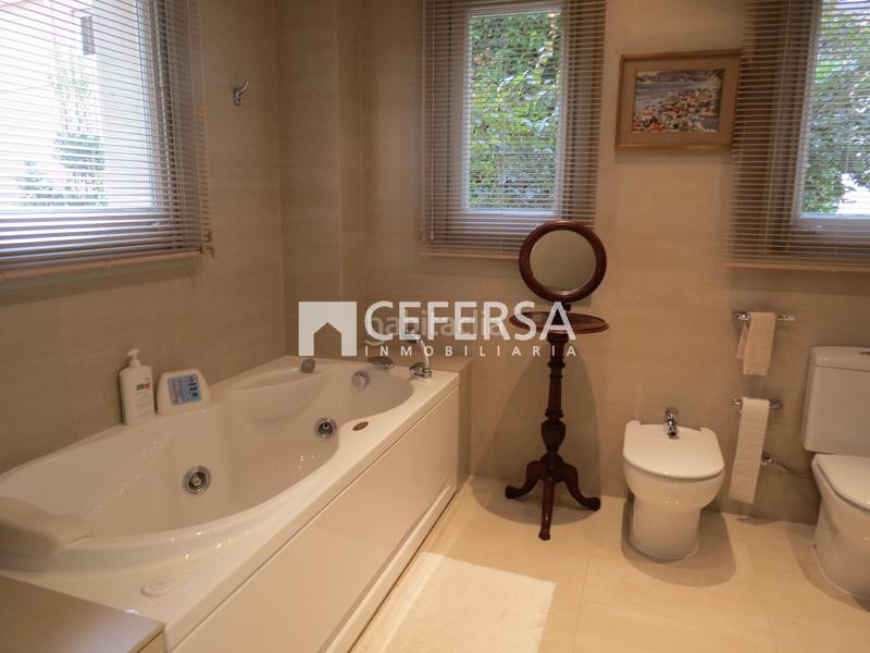 Foto 4661be63-f646-40af-8408-af62627cebb7. Casa con riscaldamento parcheggio in Tres Torres Barcelona