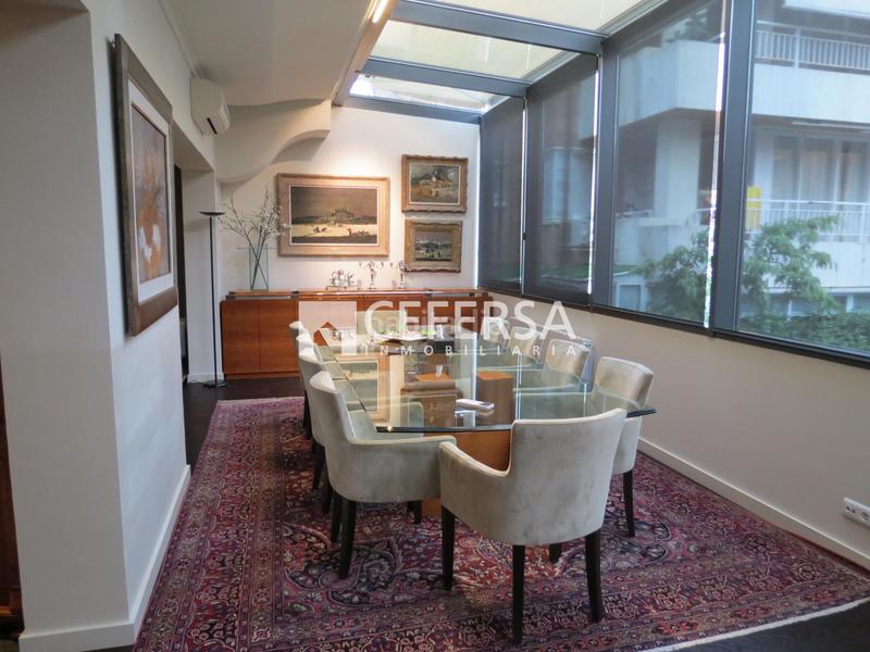 Foto 8ea8fbe9-afe5-46c5-b91f-01d5c9e18b15. Casa con riscaldamento parcheggio in Tres Torres Barcelona