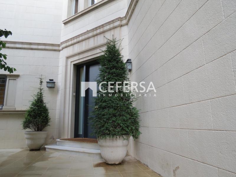 Foto b8dd9928-0258-4ba3-b058-d96c6895b808. Casa con riscaldamento parcheggio in Tres Torres Barcelona