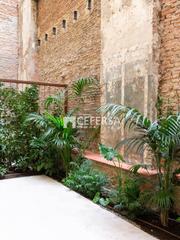 Appartement  Carrer de sardenya. Espectacular planta baja dplex con jardn privado en edificio d